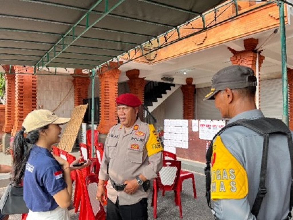 KIM Desa Dalung Ikut Serta Dalam Meliput Kegiatan PILKADA di Sejumlah TPS Desa Dalung